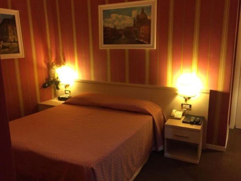 B&B Prestige Rome Bagian luar foto